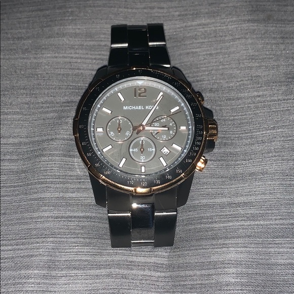 Michael Kors Watch - Picture 2 of 6